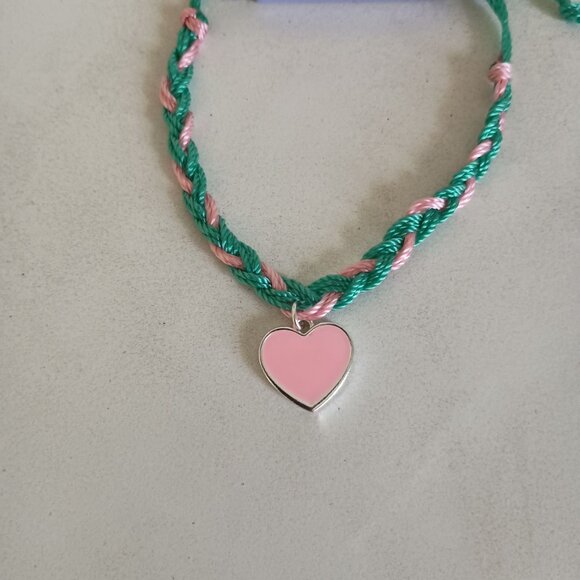 NWT Claire's green and pink braided bracelet with pink enamel heart charm - Picture 2 of 3